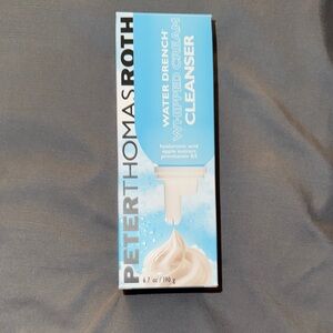 Peter Thomas Roth Water Drench Cleanser in Blue and White